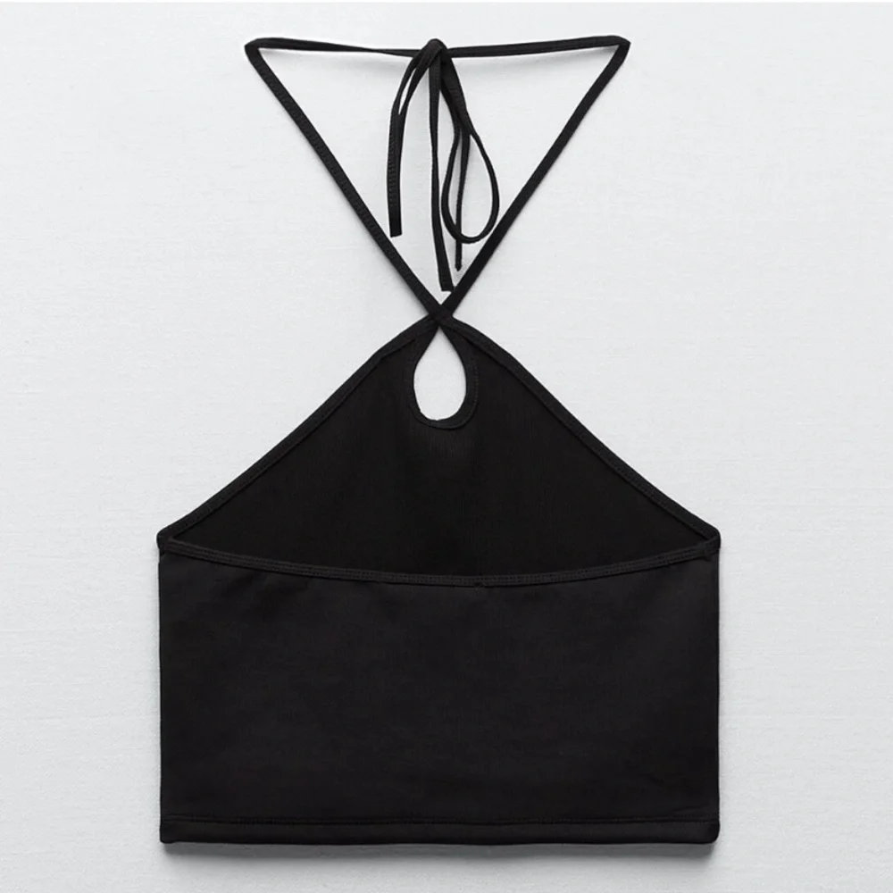 Zara โข Black Keyhole Cropped Halter Top - Picture 11 of 13